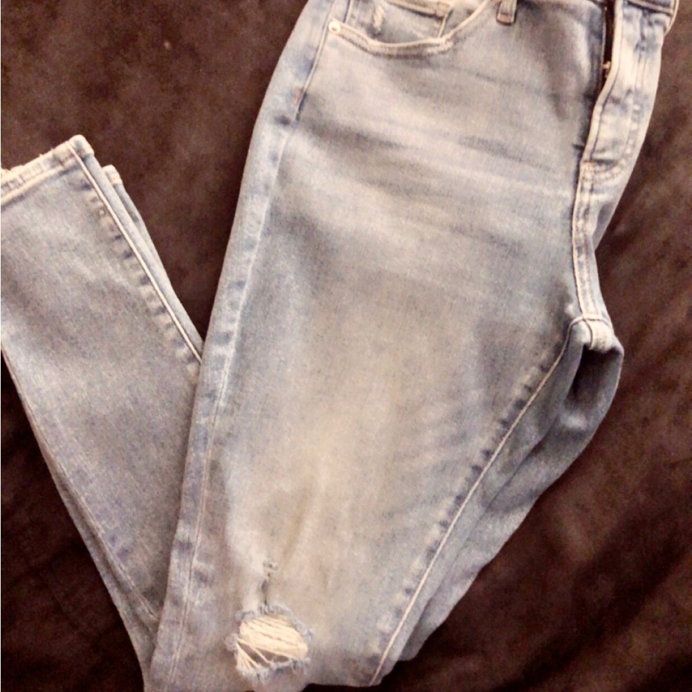 Express Light Wash Skinny Jeans with Knee Rip